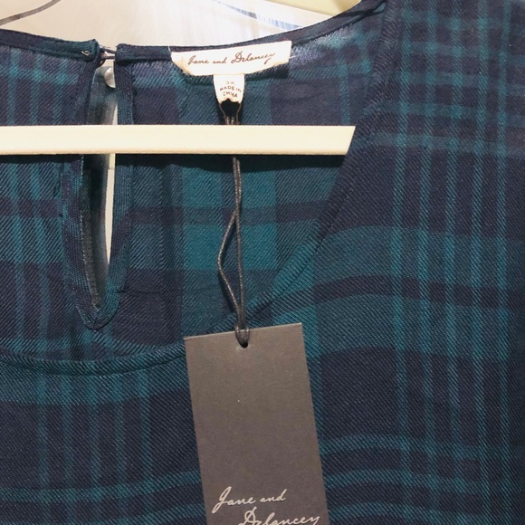 DONATED Tunic-Bell Sleeves, Plaid - Picture 7 of 7